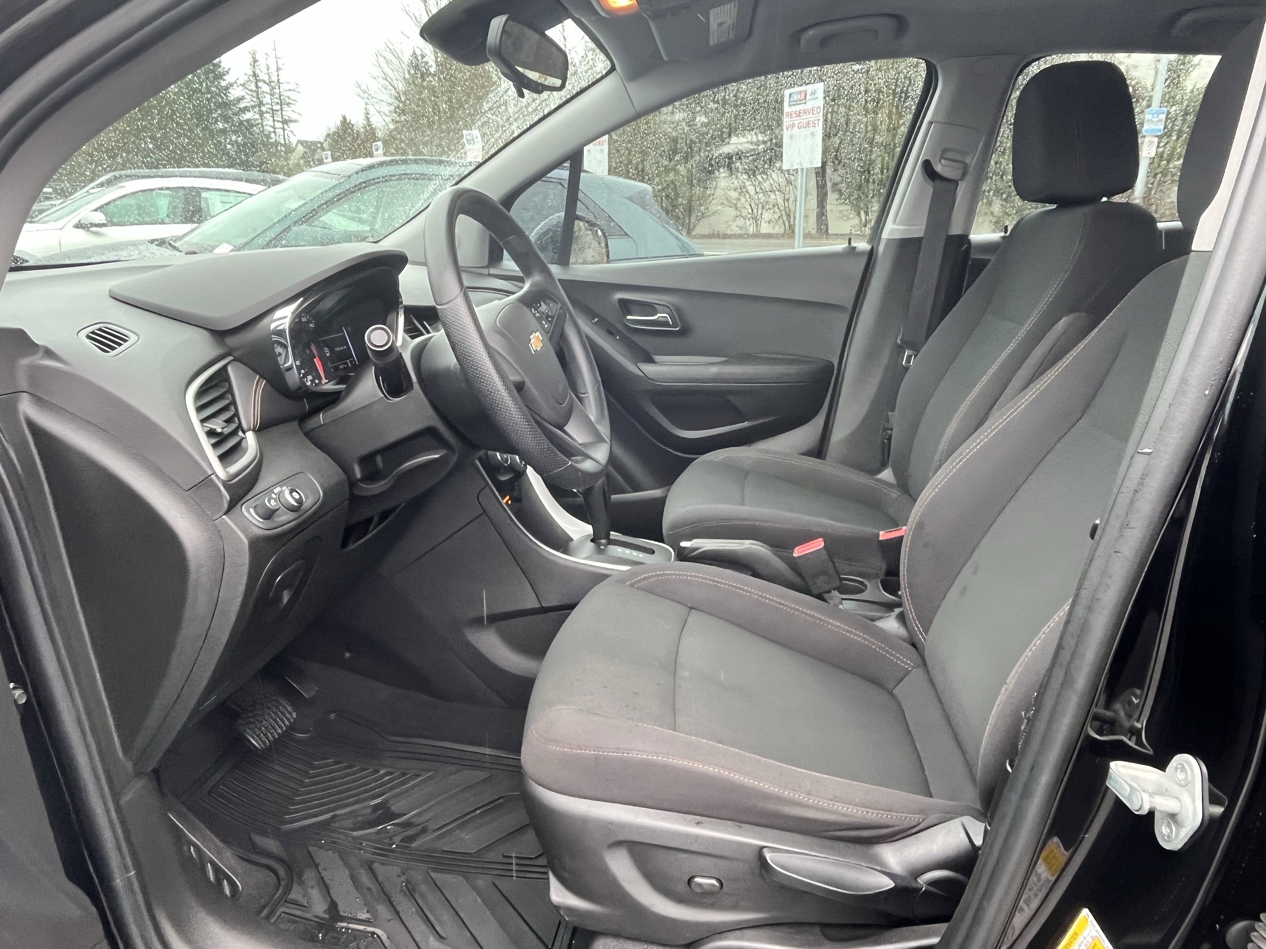 Used 2019 Chevrolet Trax LS w/ LPO, Cargo Package image 10