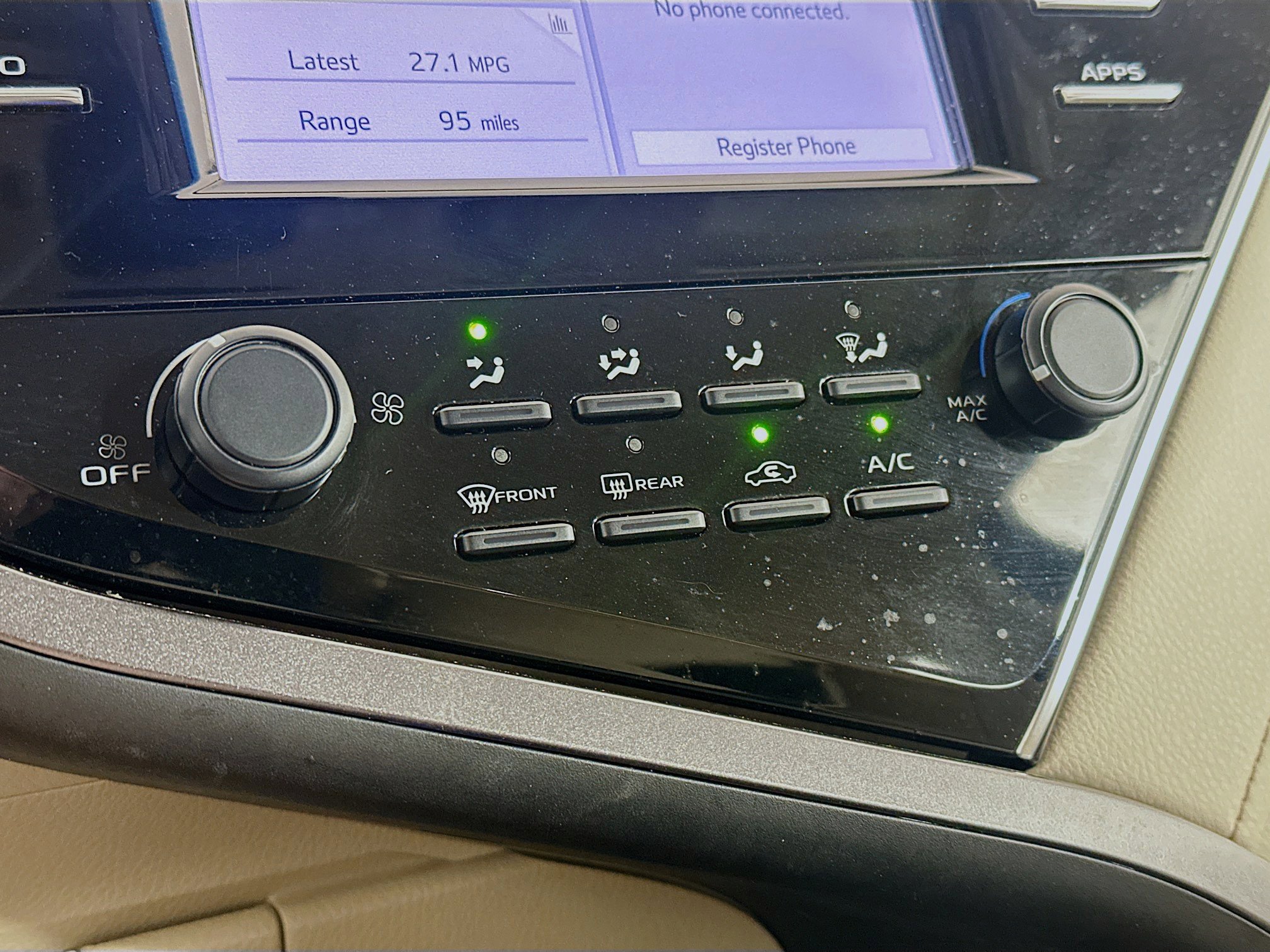 Used 2018 Toyota Camry LE FWD image 23