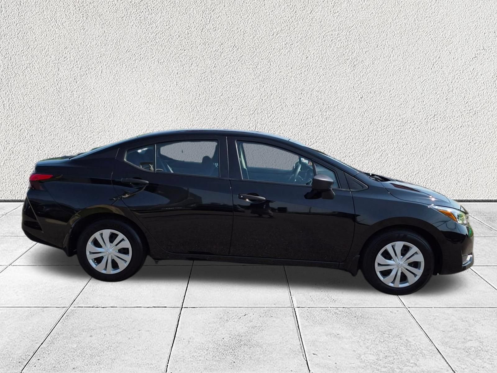 Used 2025 Nissan Versa S w/ Trunk Package FWD image 2