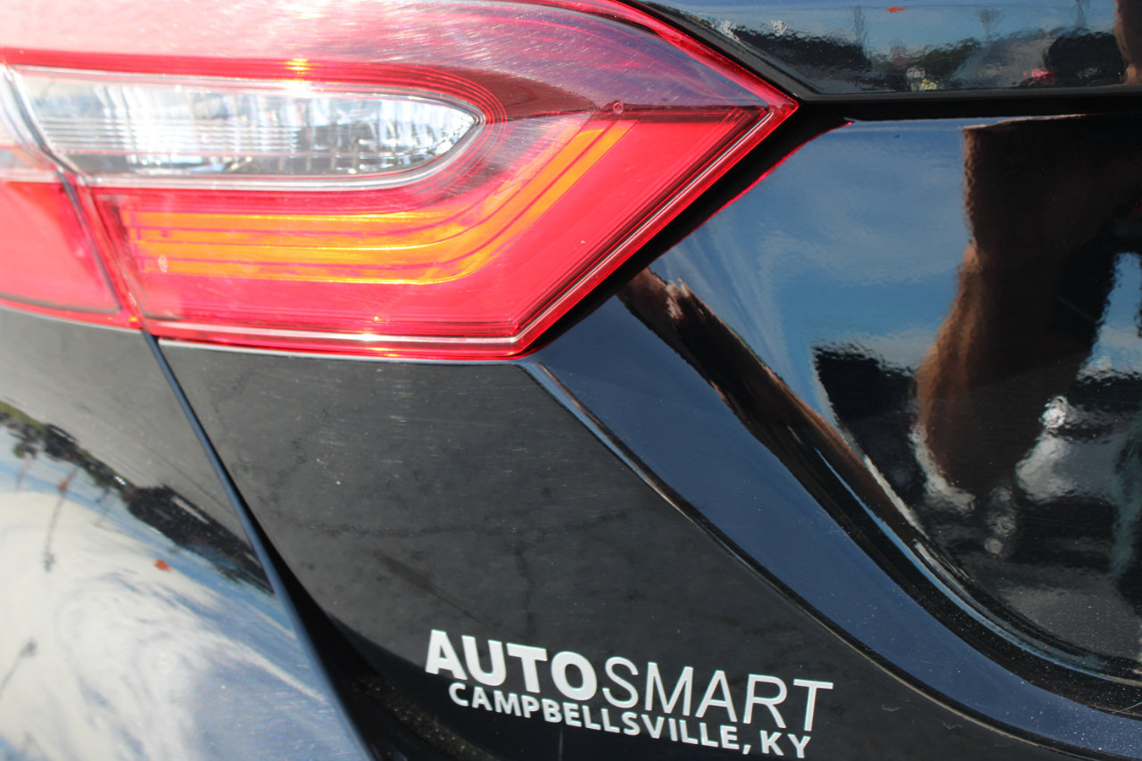 Used 2024 Toyota Camry SE image 6