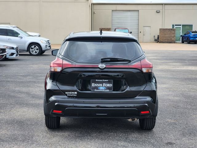 Used 2022 Nissan Kicks S FWD image 5