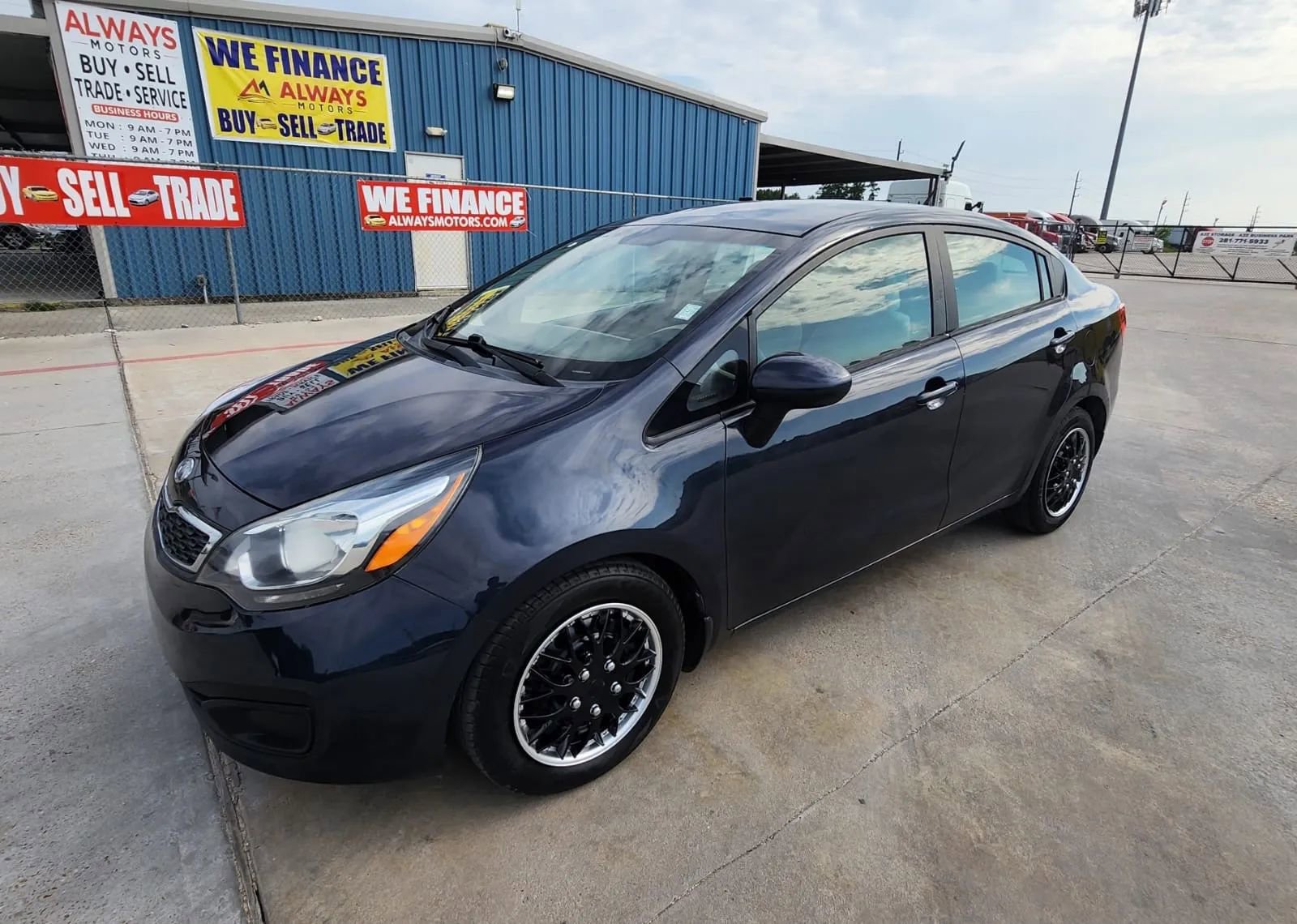 Used 2012 Kia Rio EX image 1