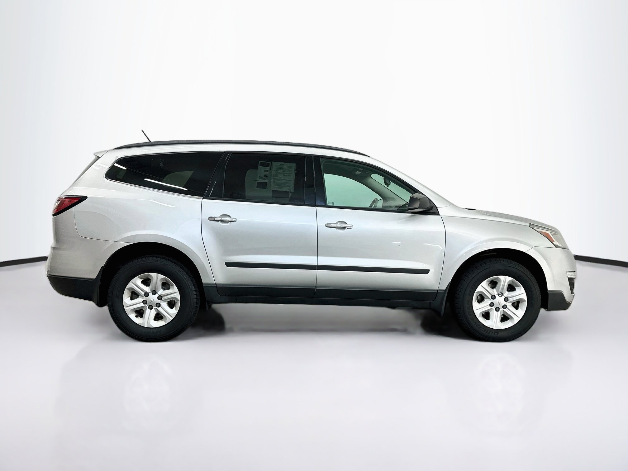 Used 2015 Chevrolet Traverse LS FWD image 10