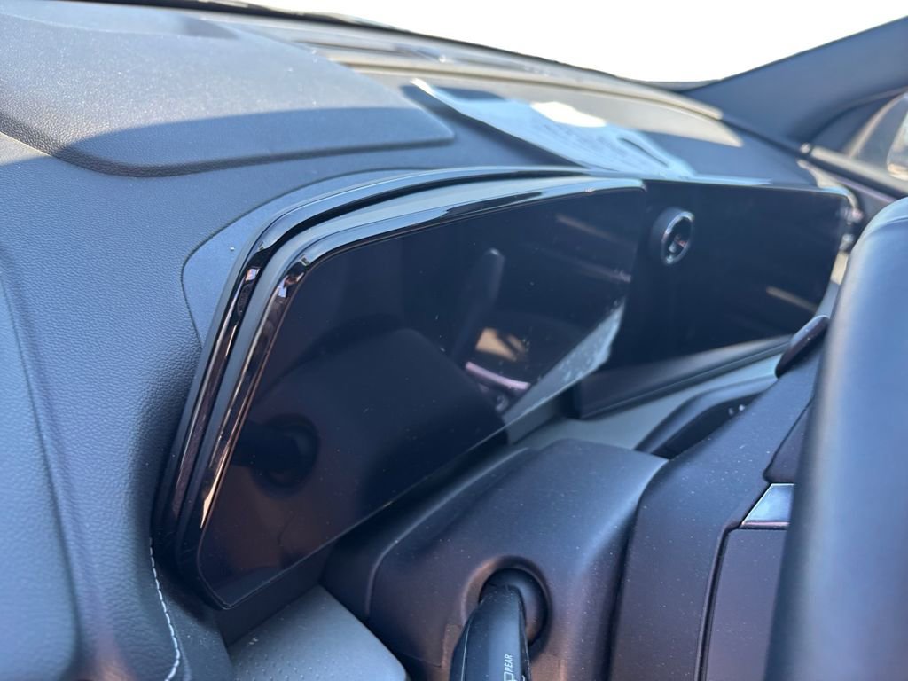 Used 2024 Chevrolet Traverse LT w/ Trailering Package image 31