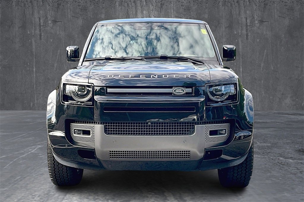 Used 2025 Land Rover Defender 110 V8 image 2