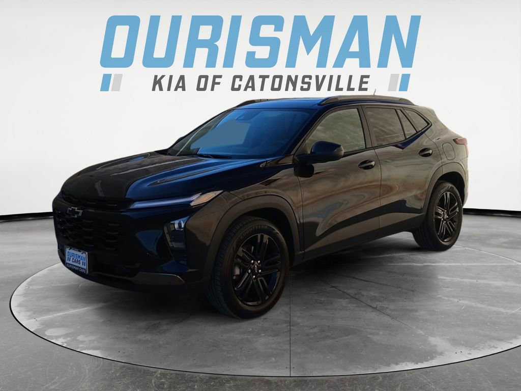 Used 2025 Chevrolet Trax ACTIV w/ Sunroof Package image 2