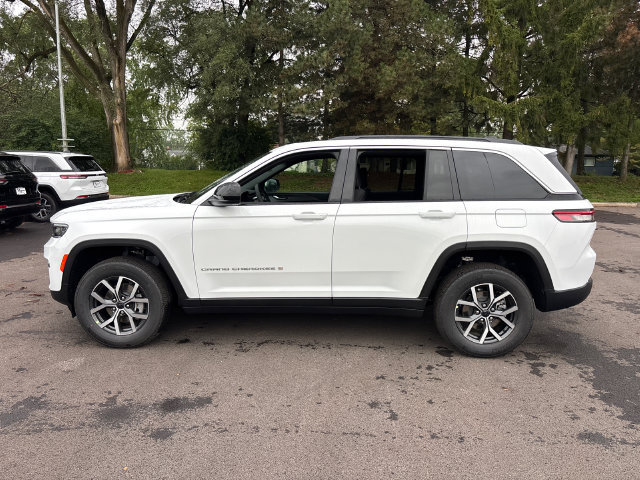 New 2027 Jeep Grand Cherokee Laredo X AWD/4WD image 7