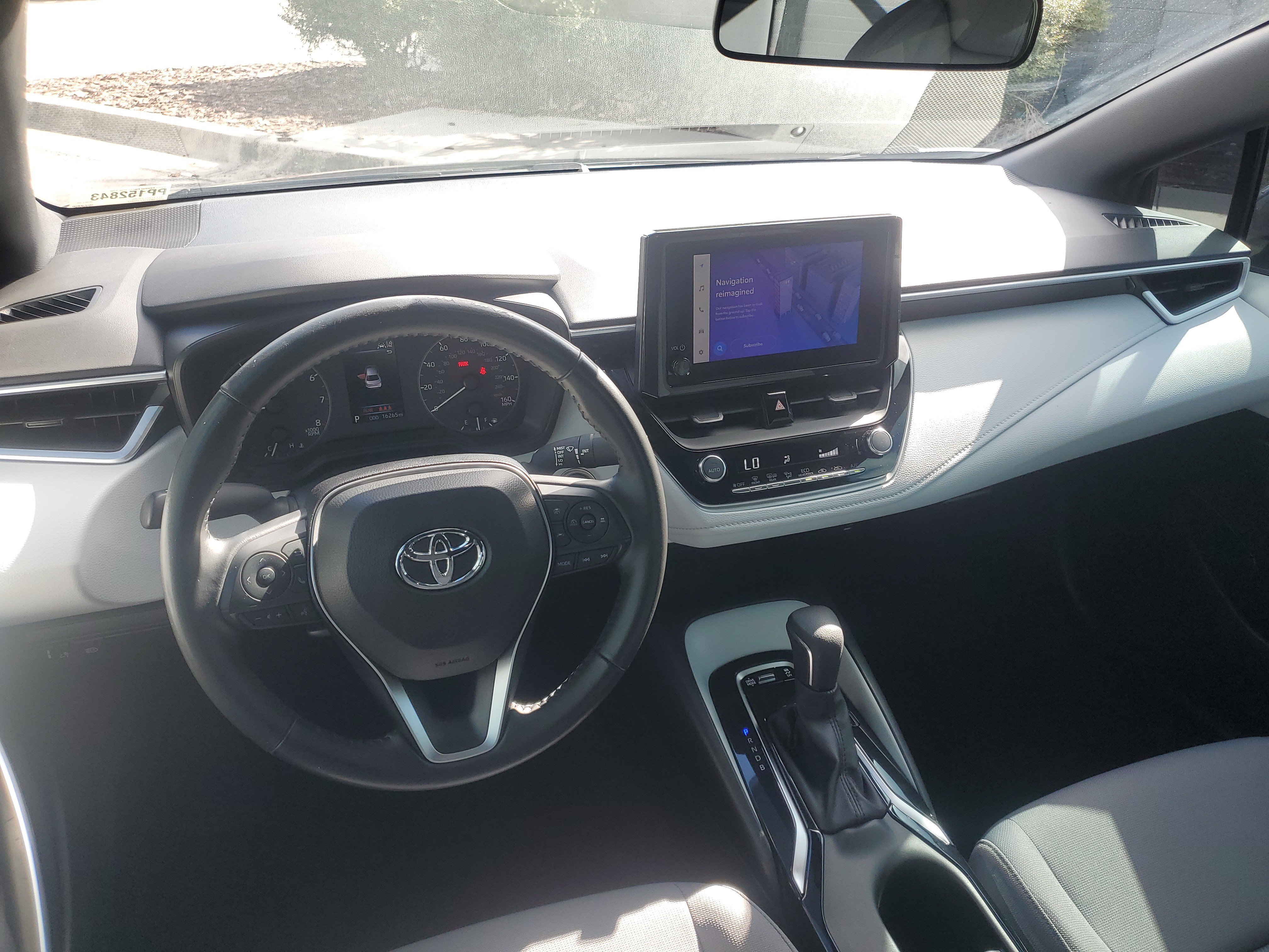 Used 2023 Toyota Corolla SE w/ SE Premium Package FWD image 10