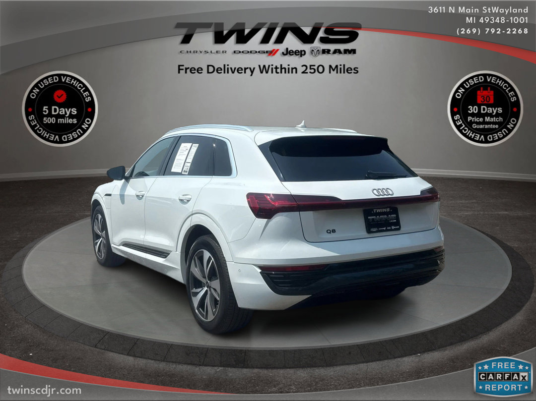 Used 2024 Audi Q8 e-tron Premium Plus w/ Premium Plus Package image 6