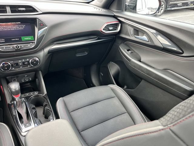 Used 2022 Chevrolet TrailBlazer RS w/ Technology Package FWD image 17