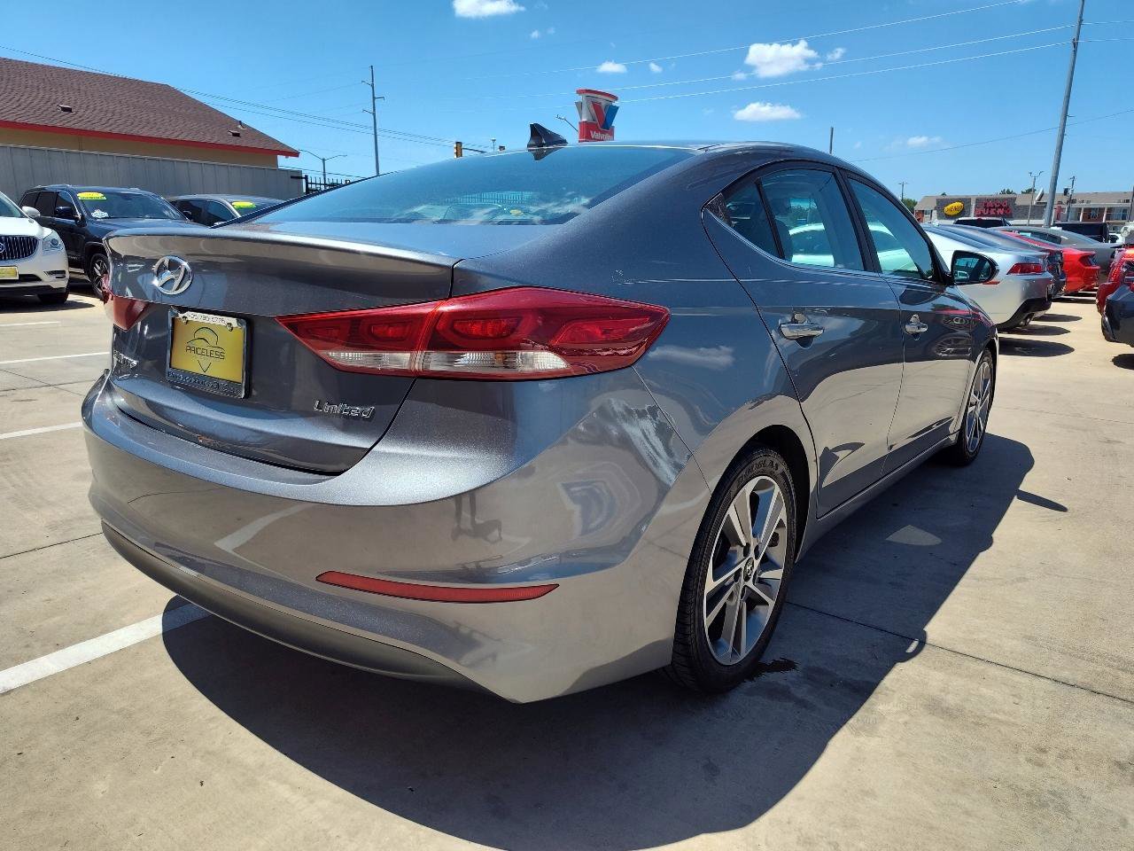 Used 2018 Hyundai Elantra Limited w/ Limited Ultimate Package 02 FWD image 4