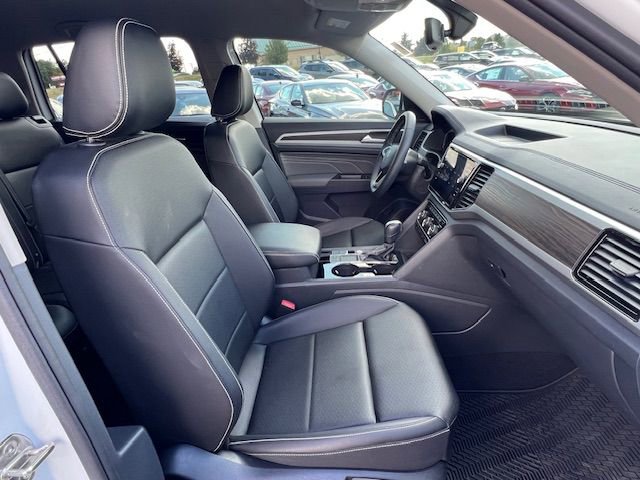 Used 2023 Volkswagen Atlas SE image 16