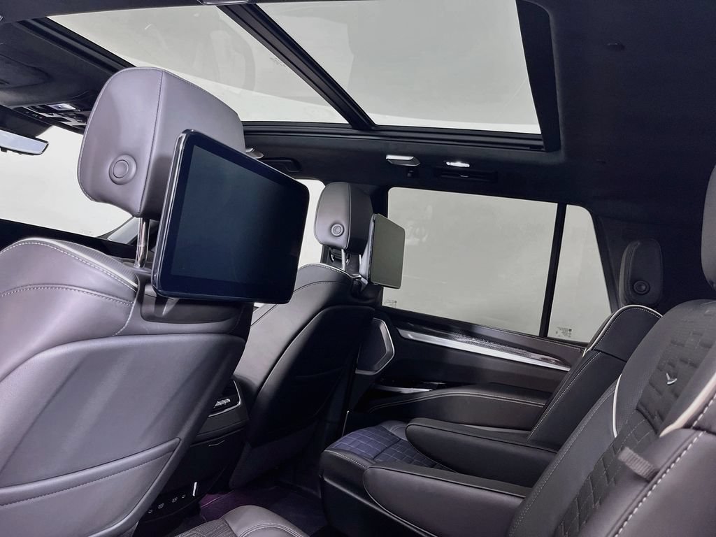 Used 2026 Cadillac Escalade V w/ LPO, ONYX Package AWD/4WD image 25