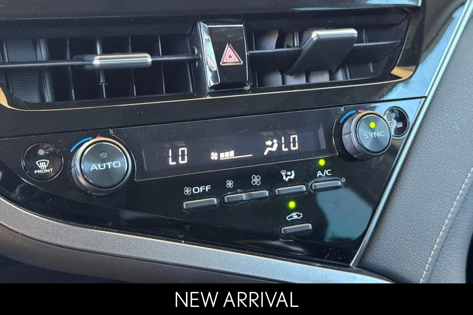 Used 2024 Toyota Camry SE w/ Convenience Package image 23