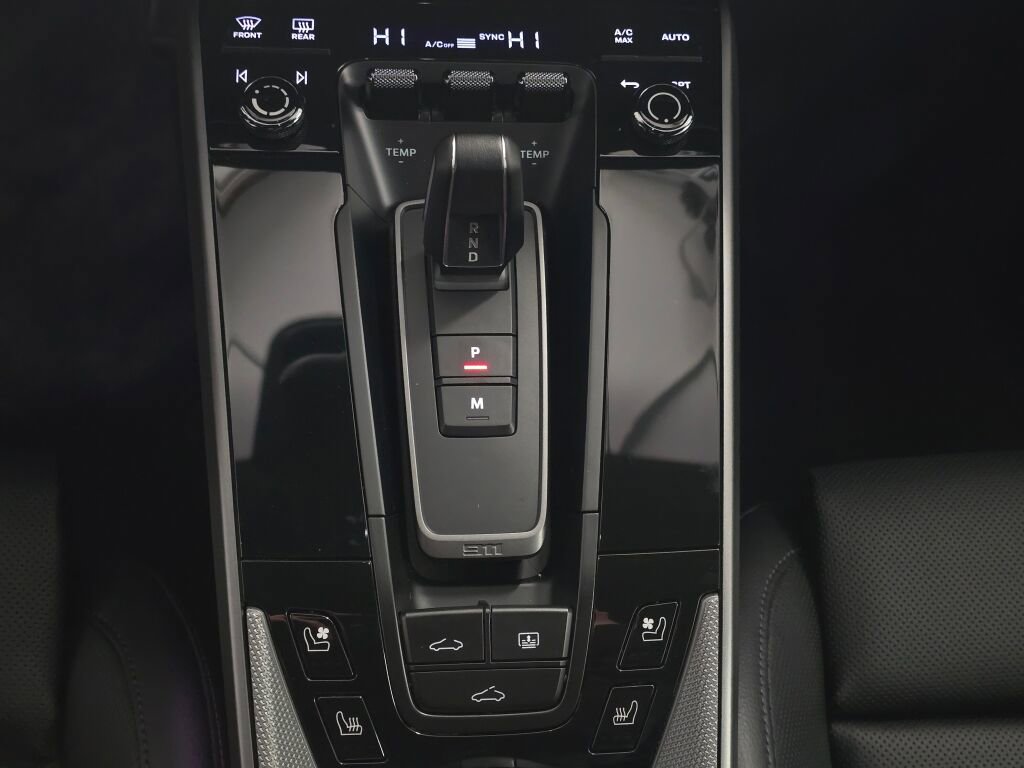 Certified 2022 Porsche 911 Carrera image 17