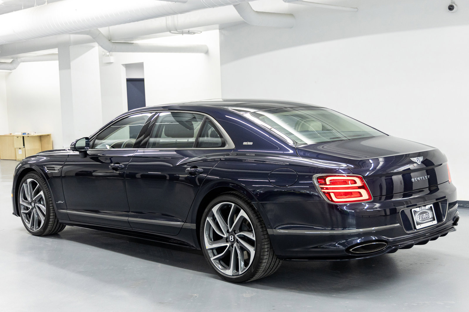 Certified 2025 Bentley Flying Spur Plug-In Hybrid AWD/4WD image 3