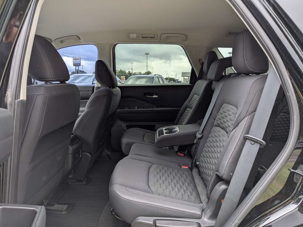Used 2022 Nissan Pathfinder S FWD image 13