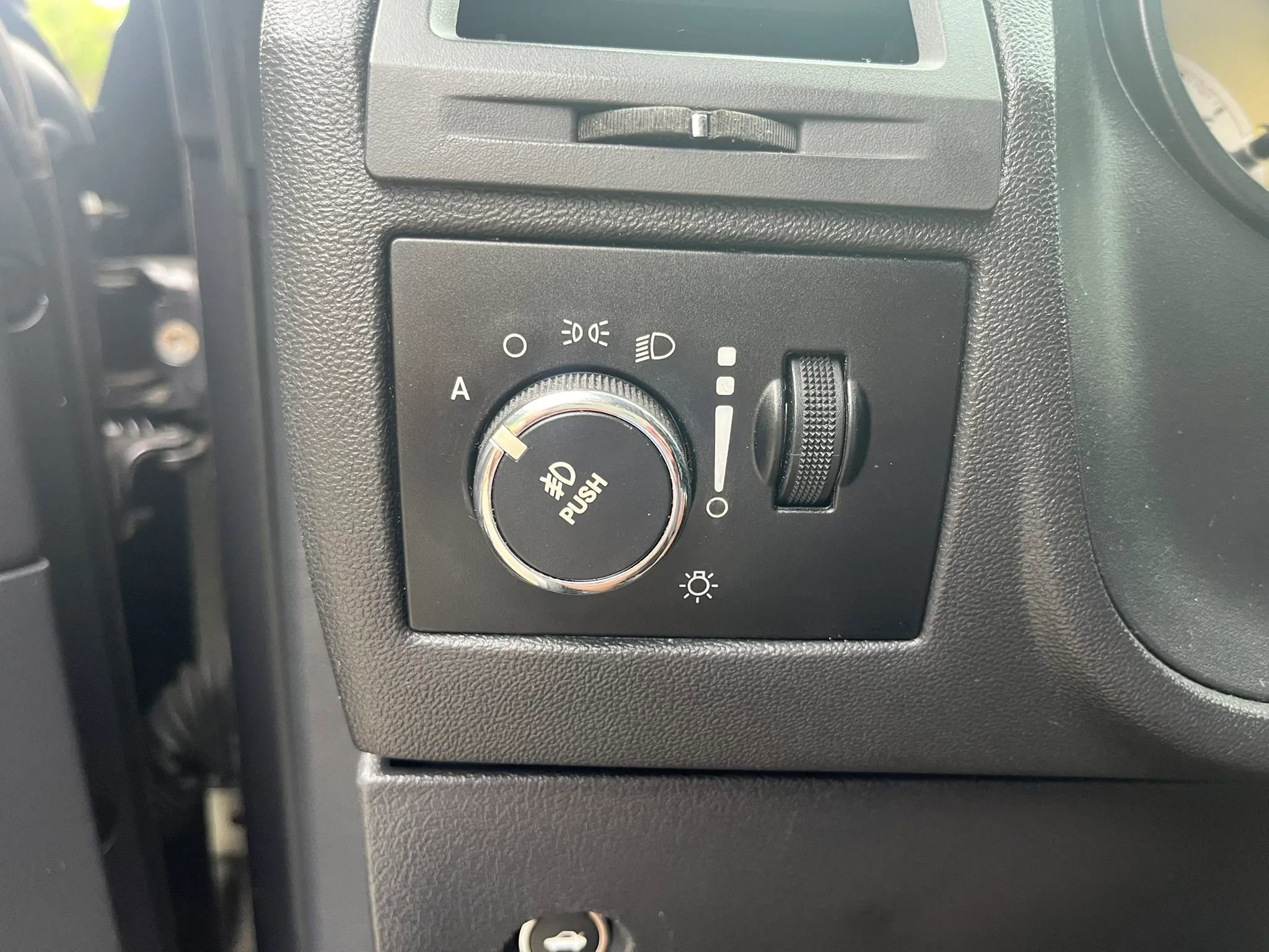 Used 2014 Dodge Challenger SXT RWD image 16