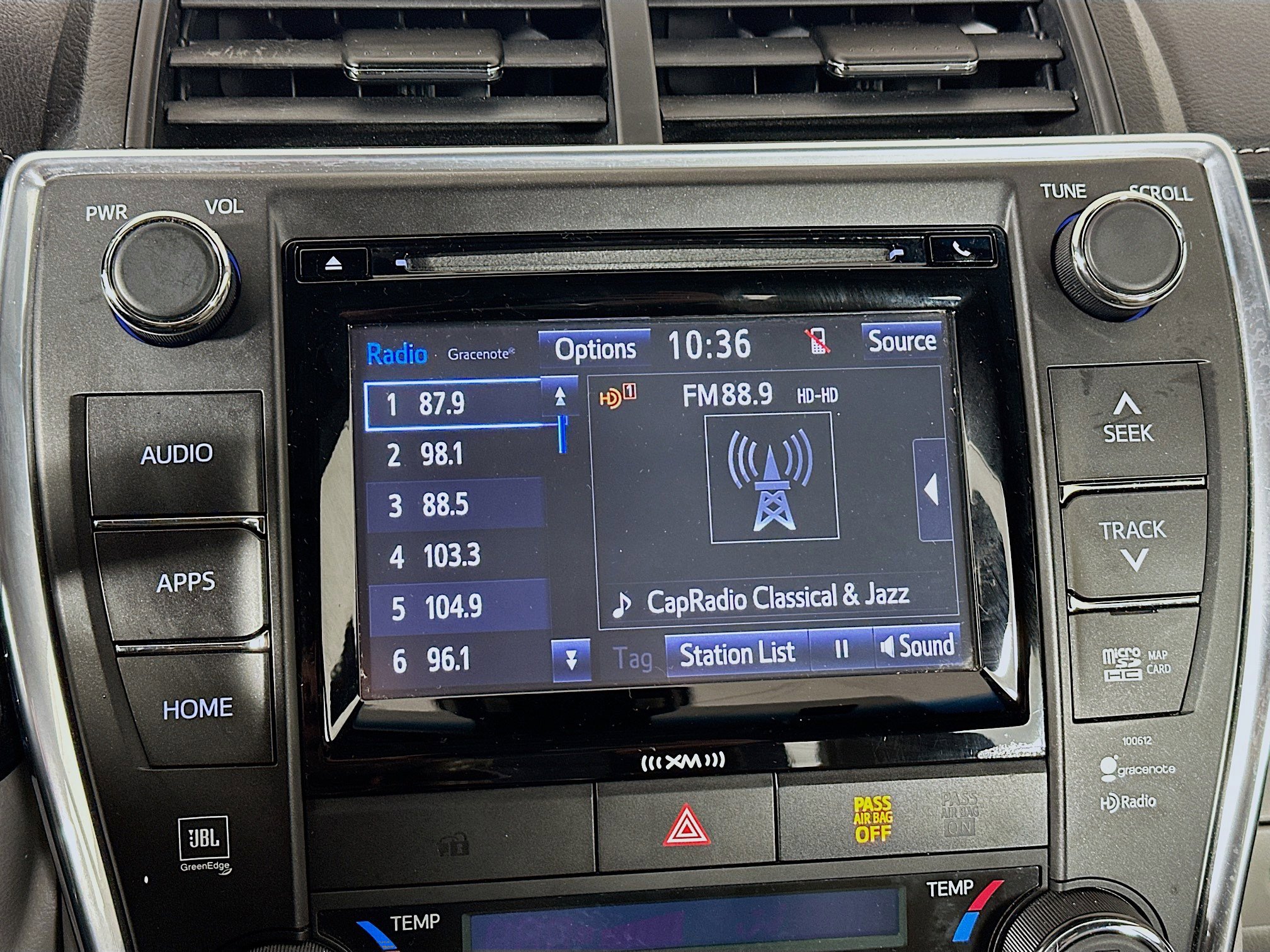 Used 2017 Toyota Camry XLE image 21