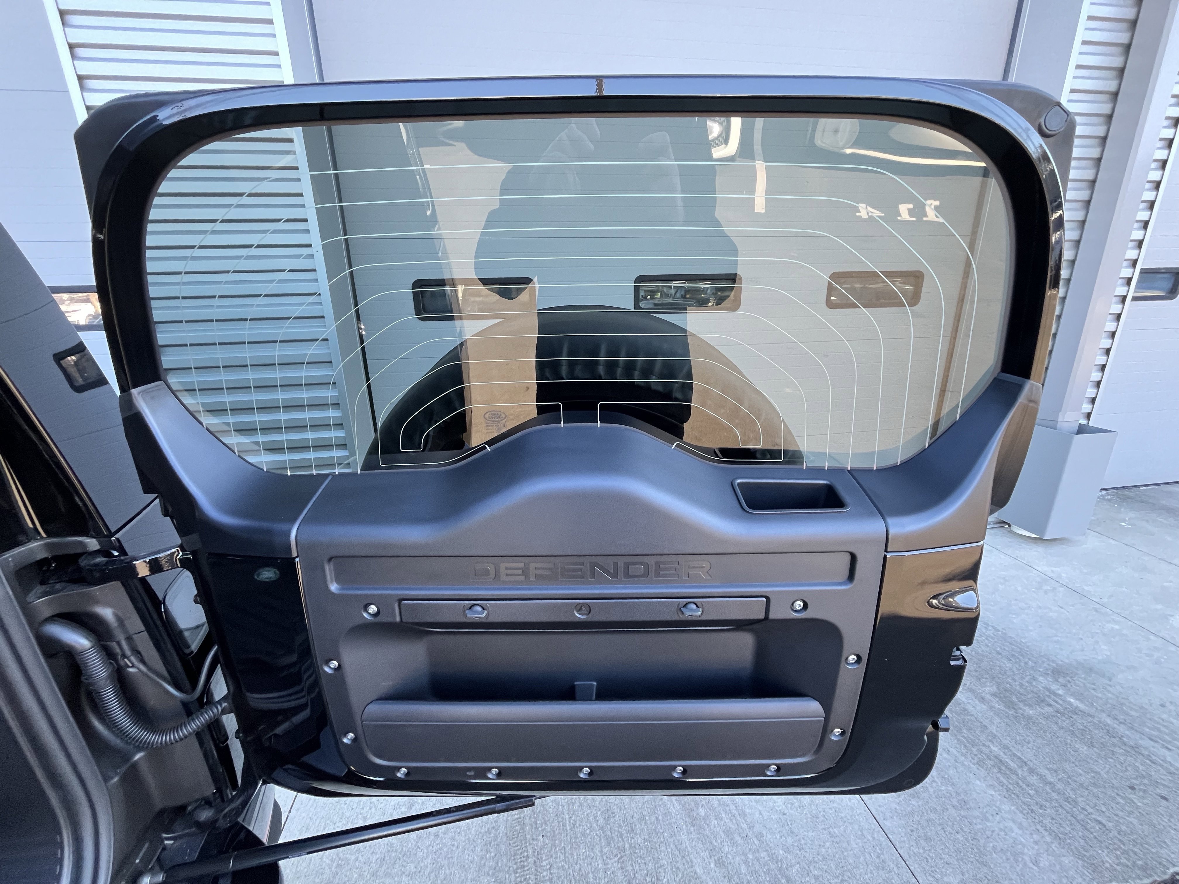 Certified 2026 Land Rover Defender 110 V8 image 35