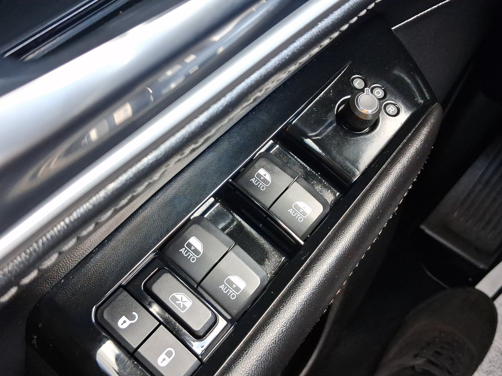 Used 2023 Jeep Wagoneer Series II AWD/4WD image 13