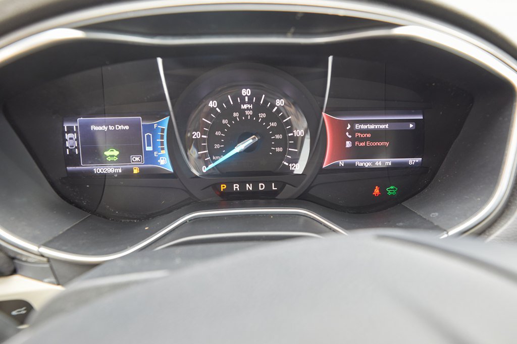 Used 2017 Ford Fusion Energi SE FWD image 18