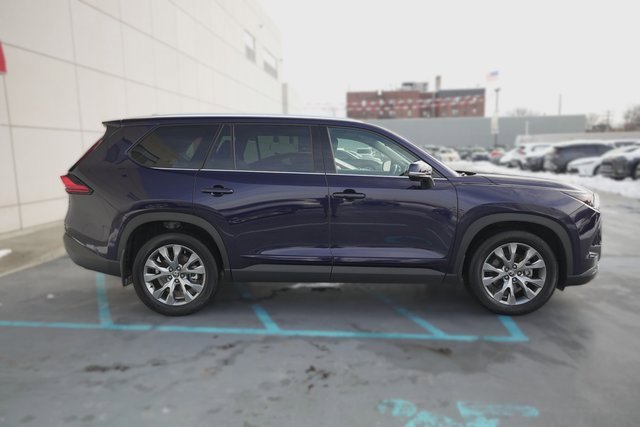 Used 2024 Toyota Grand Highlander Limited image 6