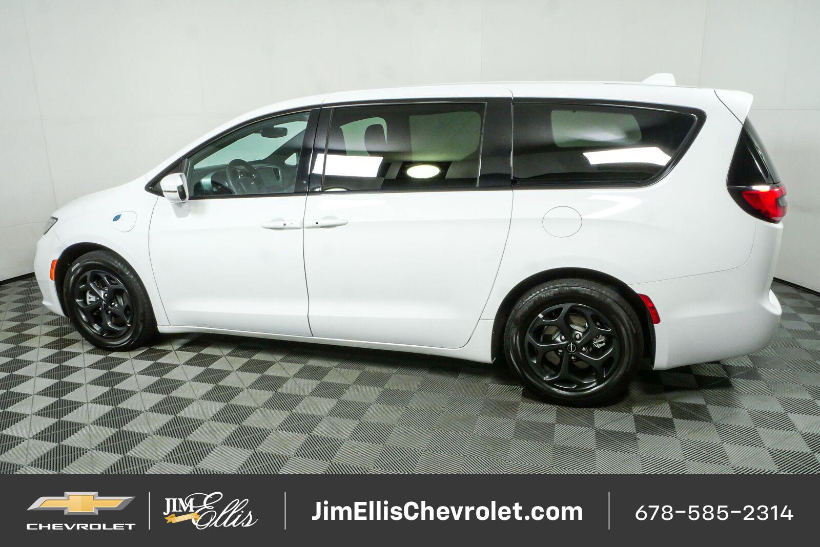 Used 2022 Chrysler Pacifica Touring-L w/ S Appearance Package FWD image 27