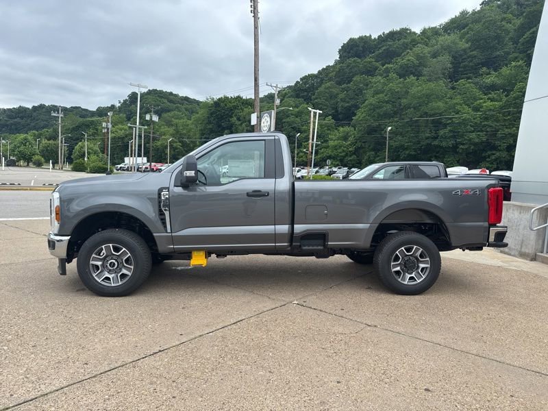 New 2025 Ford F350 XLT AWD/4WD image 4