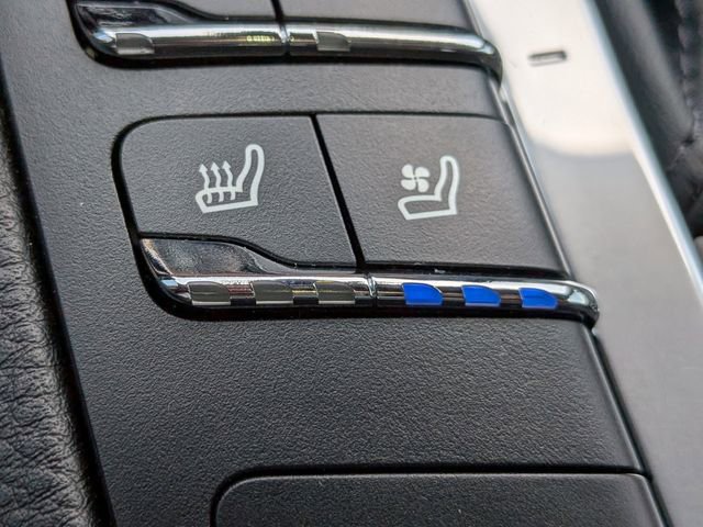 Used 2020 Porsche Macan S image 25