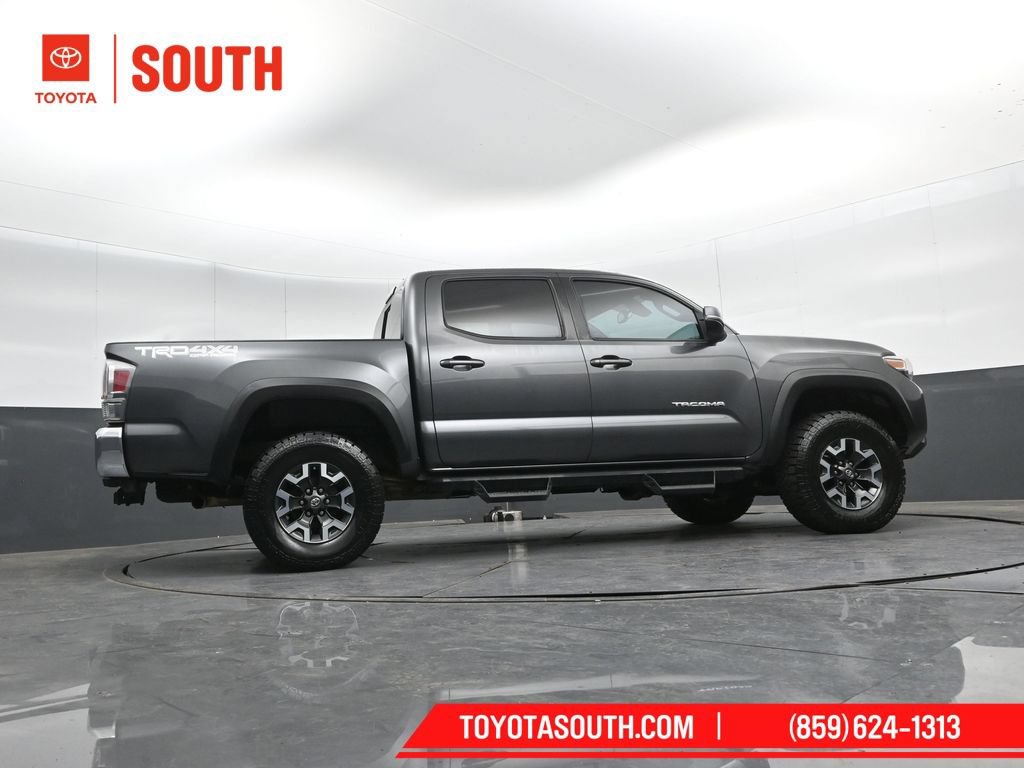 Used 2020 Toyota Tacoma TRD Off-Road AWD/4WD image 48