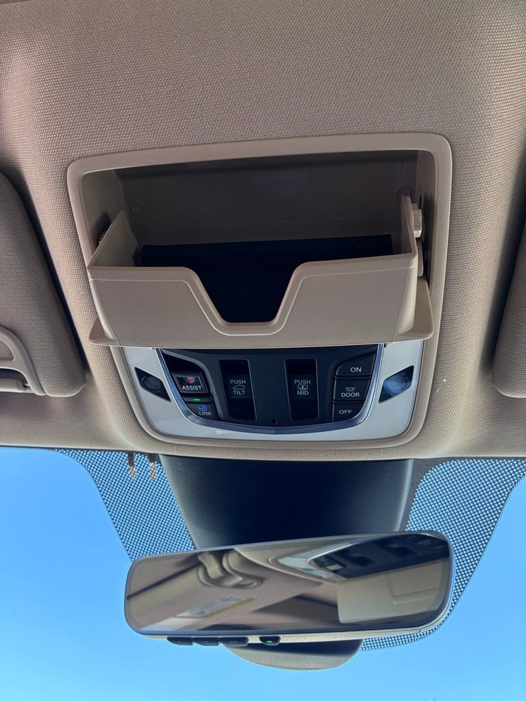 Used 2023 Acura MDX SH-AWD image 45