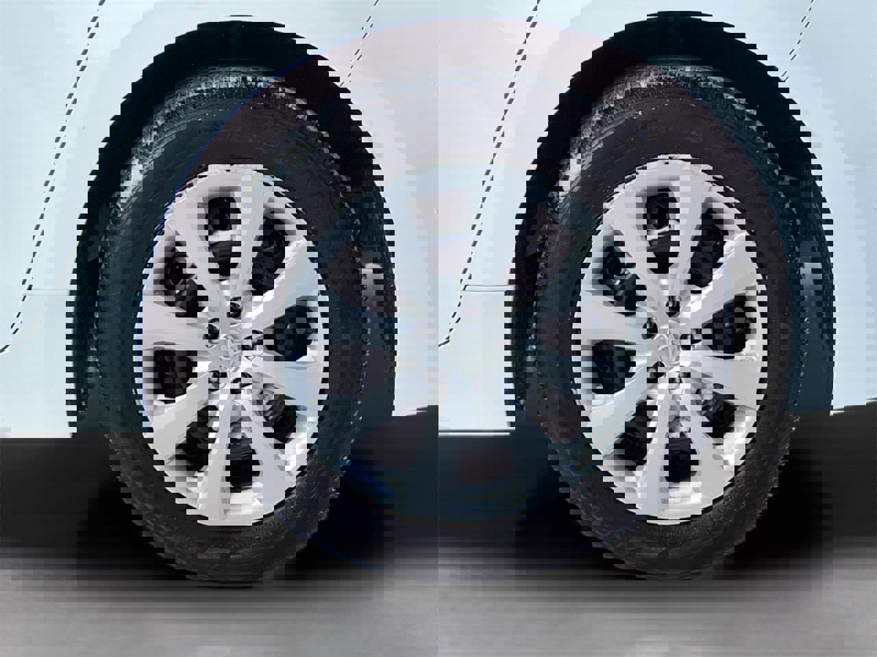 Used 2025 Toyota Corolla LE image 3