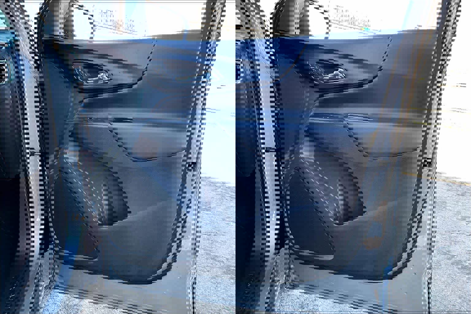 Used 2023 Chevrolet Equinox LT image 24