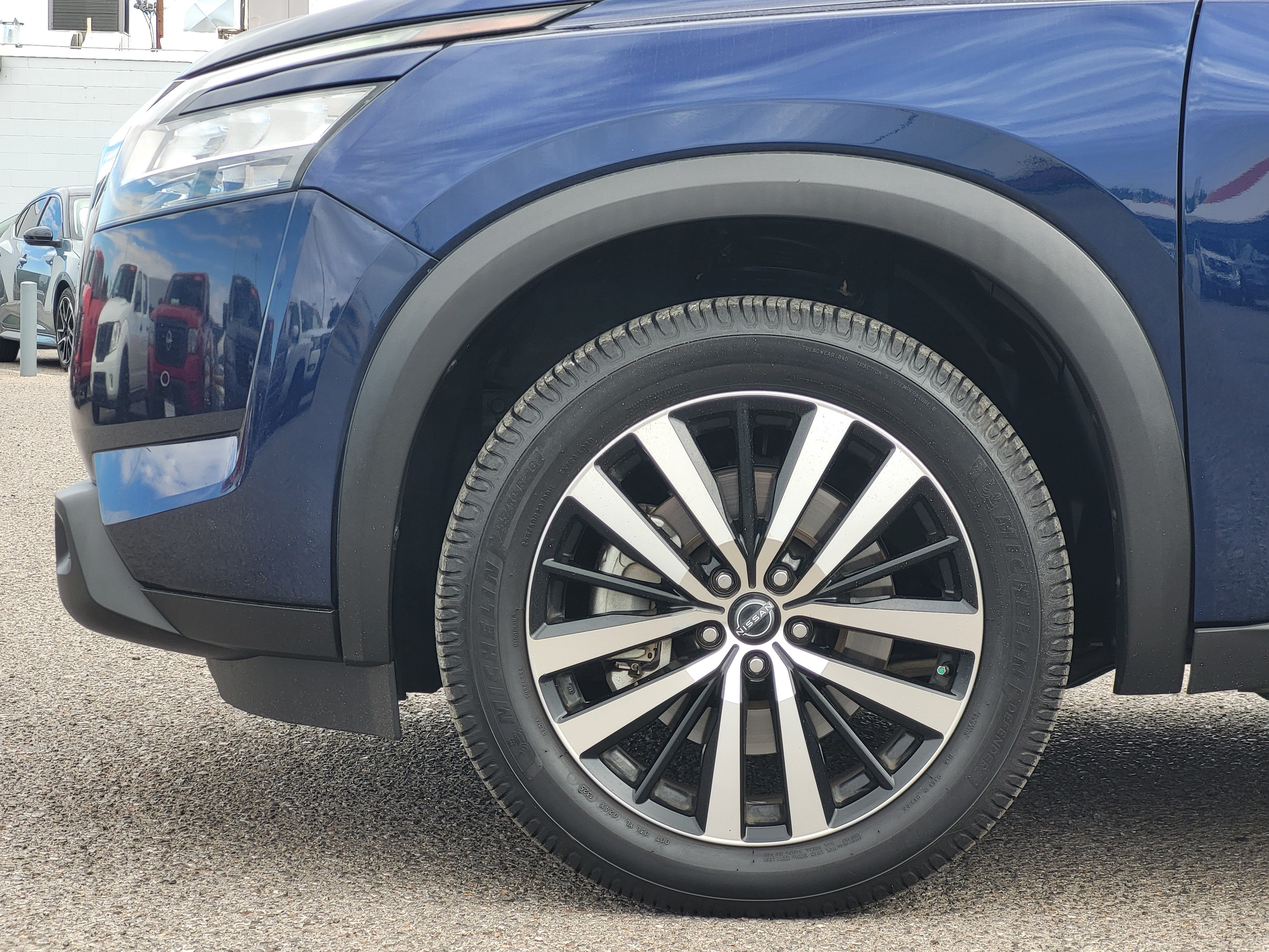 Certified 2023 Nissan Pathfinder Platinum FWD image 8