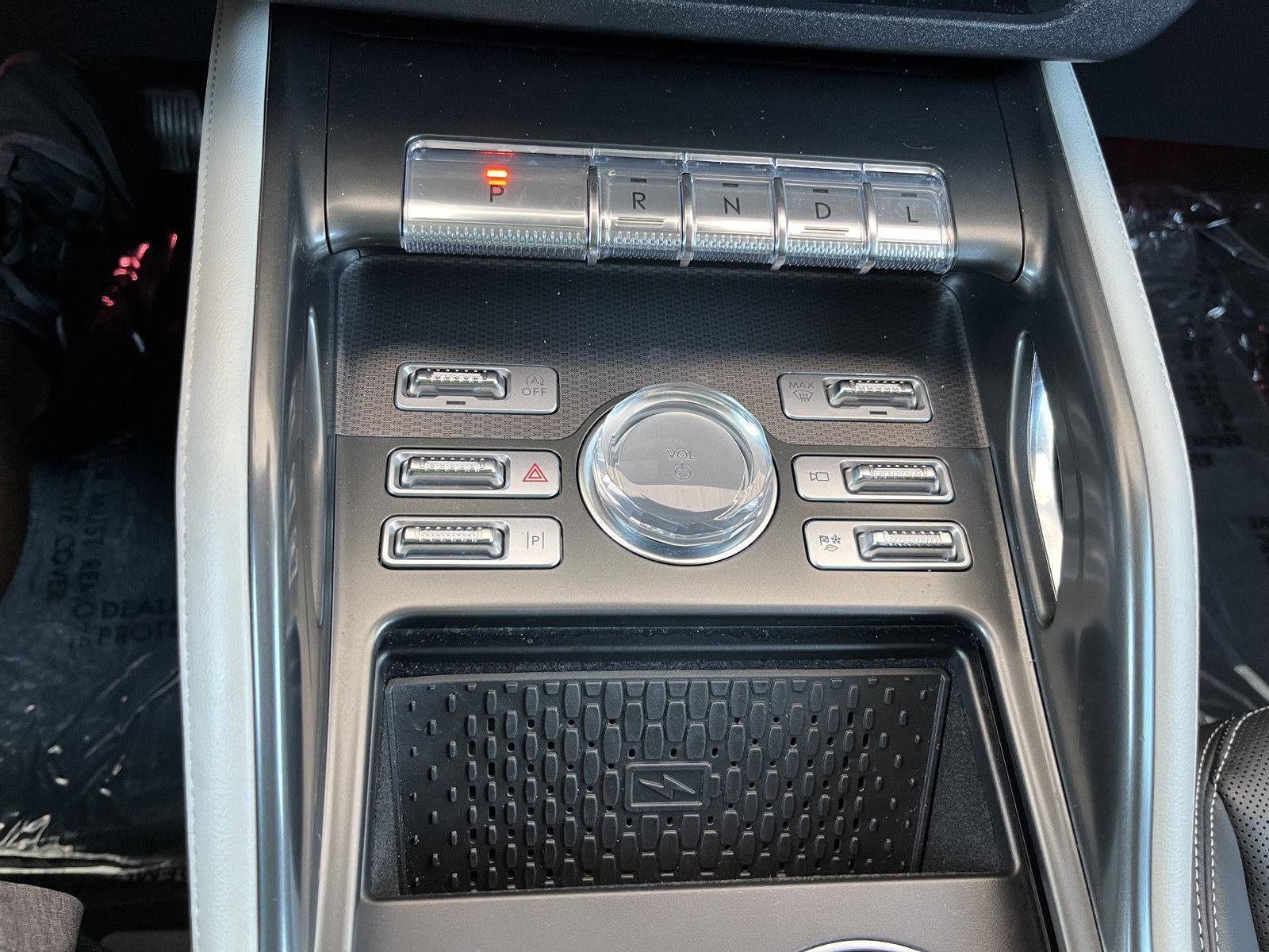 Used 2024 Lincoln Nautilus Premier AWD/4WD image 23