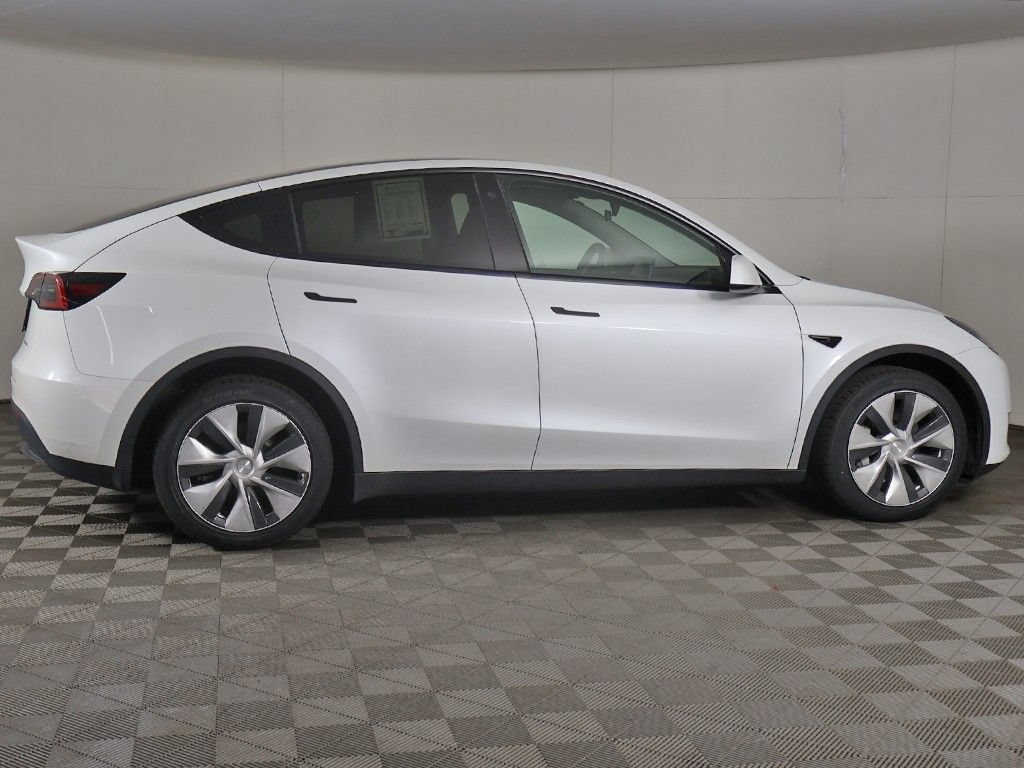 Used 2023 Tesla Model Y Long Range AWD/4WD image 22