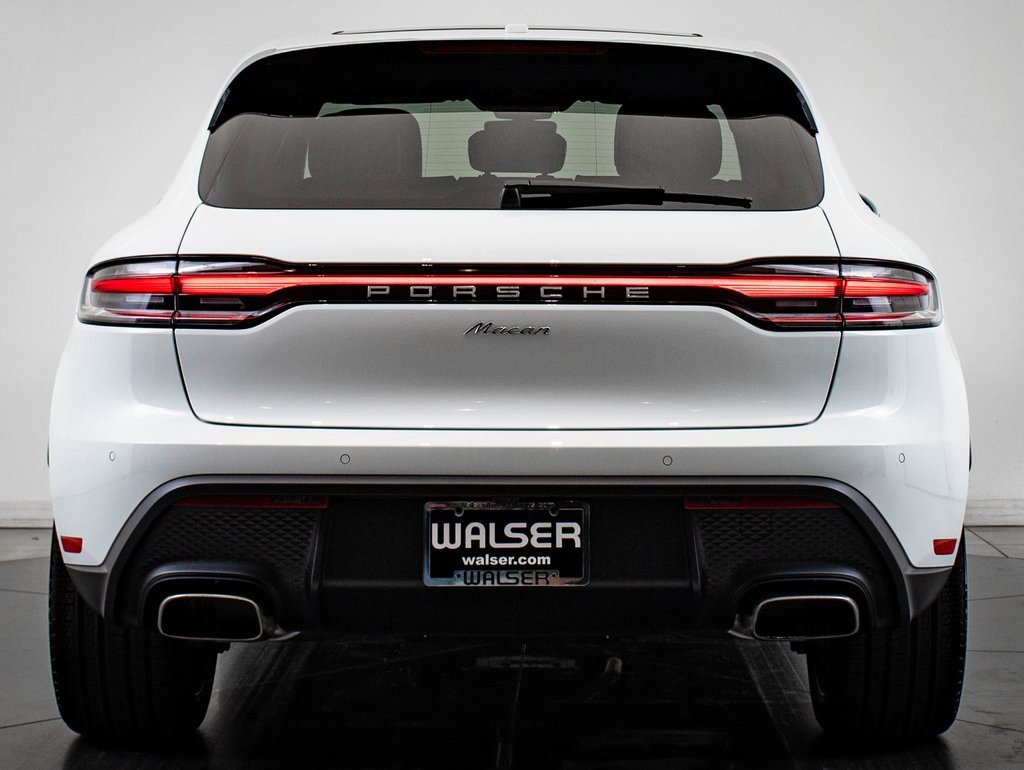 Certified 2025 Porsche Macan image 7