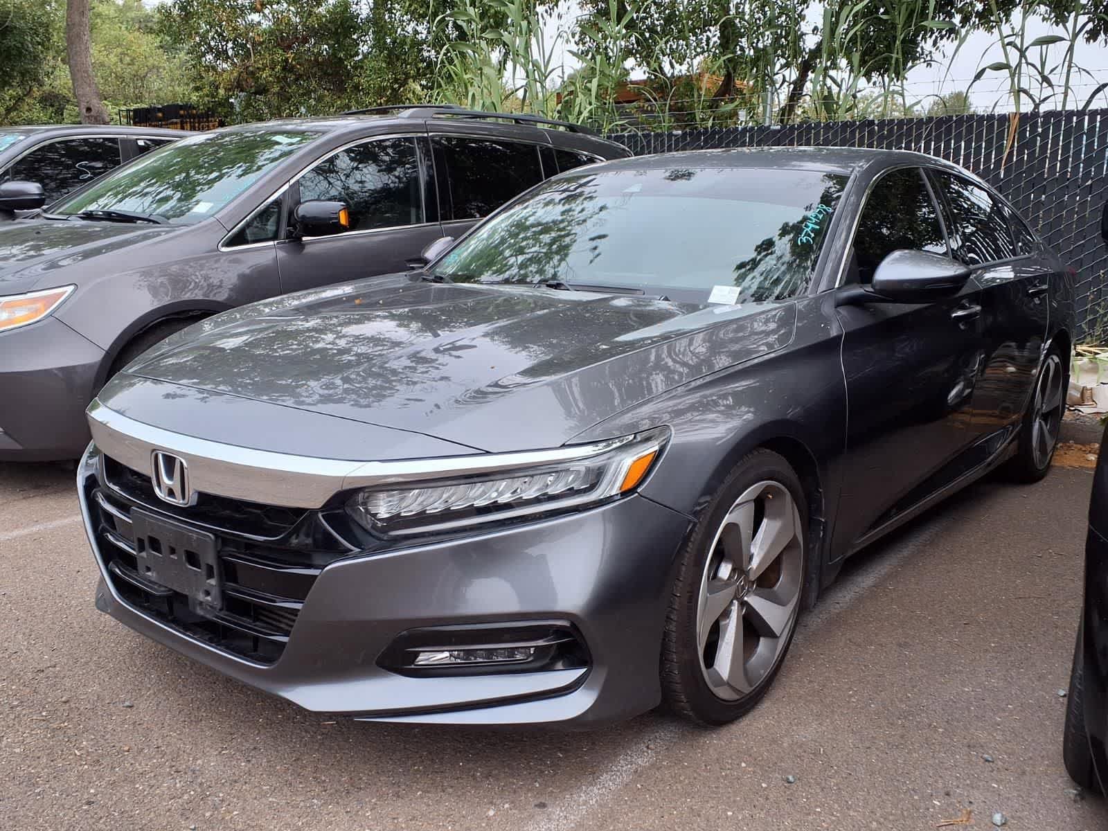 Used 2018 Honda Accord Touring image 1