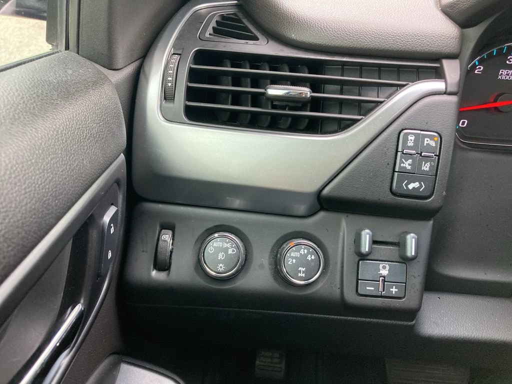 Used 2015 Chevrolet Tahoe LTZ AWD/4WD image 23