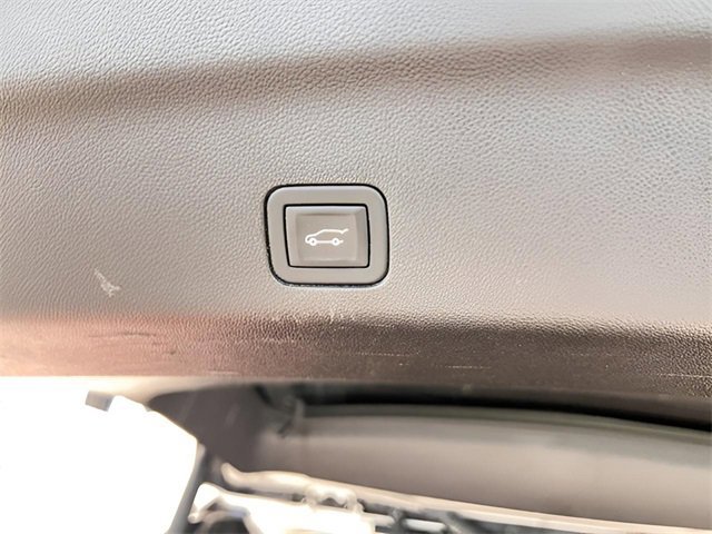 Certified 2024 Chevrolet Suburban Premier image 10