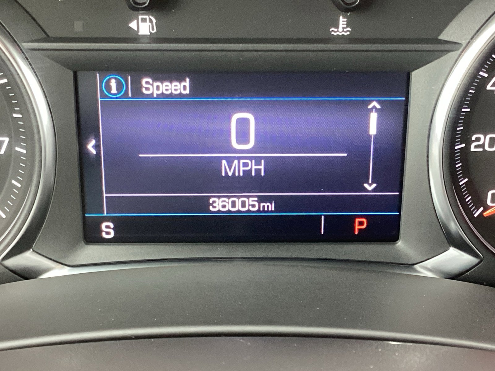 Used 2023 GMC Terrain SLE w/ Driver Convenience Package image 3