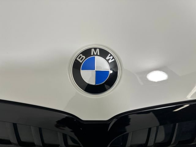Used 2022 BMW 330i xDrive Sedan w/ M Sport Package image 9
