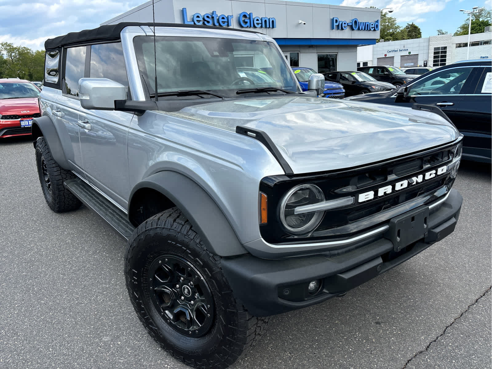 Used 2021 Ford Bronco Outer Banks w/ Sasquatch Package AWD/4WD image 2
