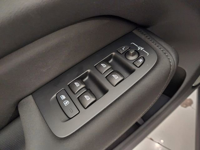 New 2026 Volvo XC60 T8 Ultra w/ Protection Package Premier image 23