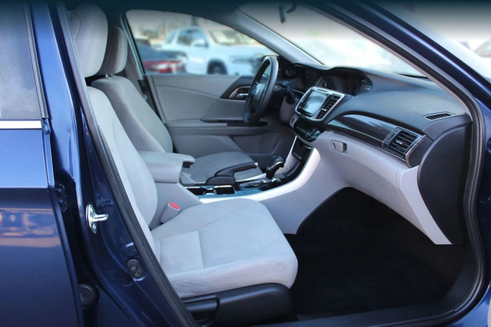 Used 2016 Honda Accord EX image 10