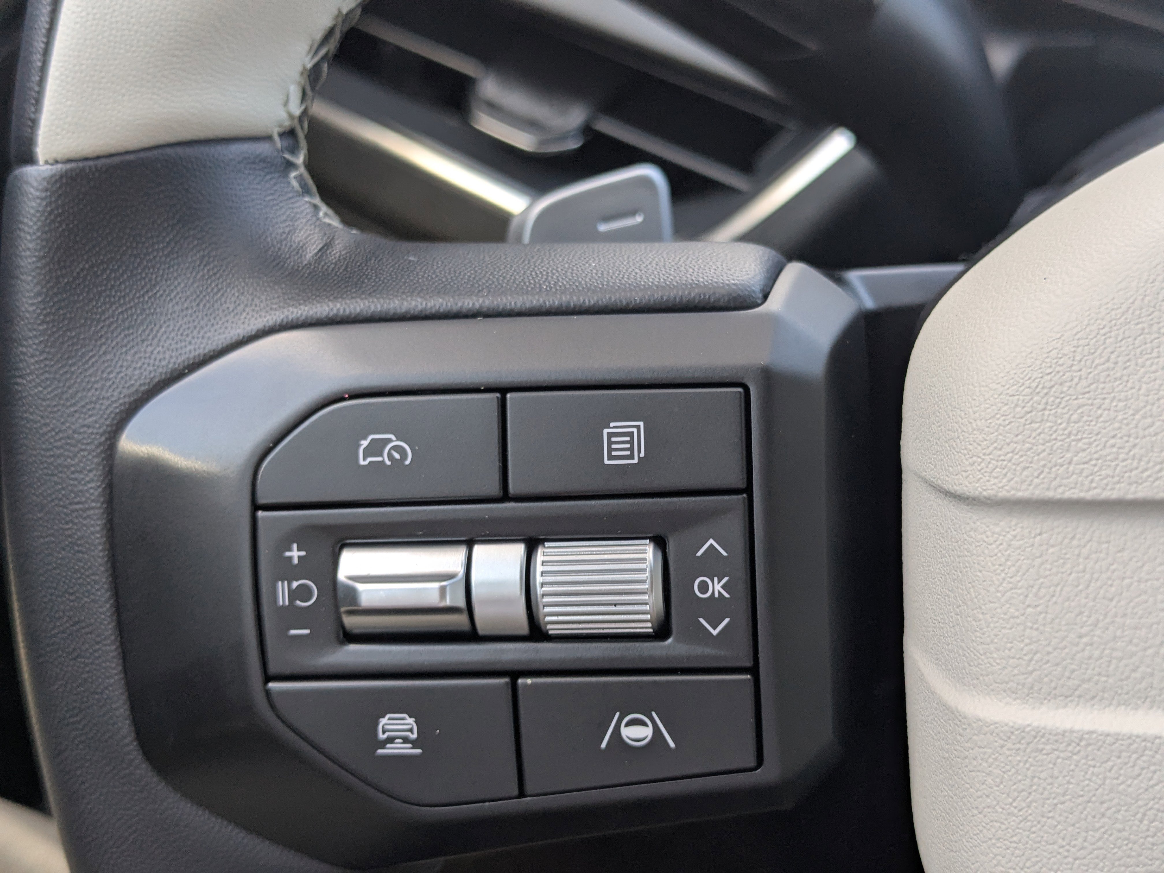 Certified 2025 Kia K4 GT-Line w/ GT-Line Premium Package image 28