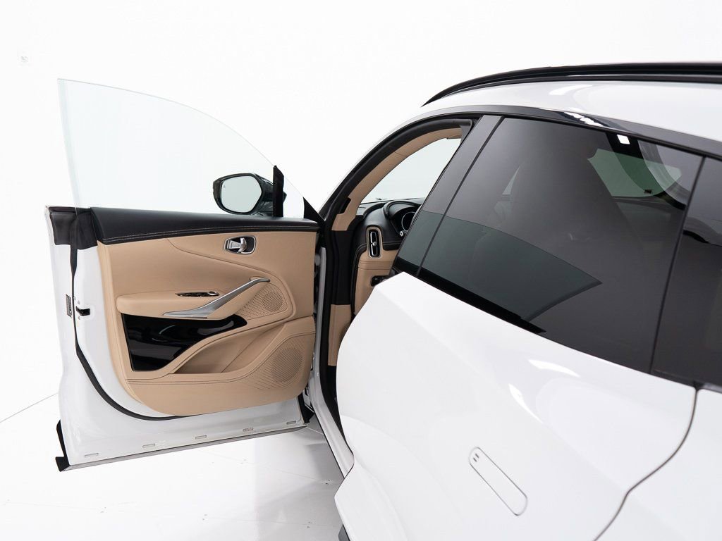 Used 2023 Aston Martin DBX 707 image 10