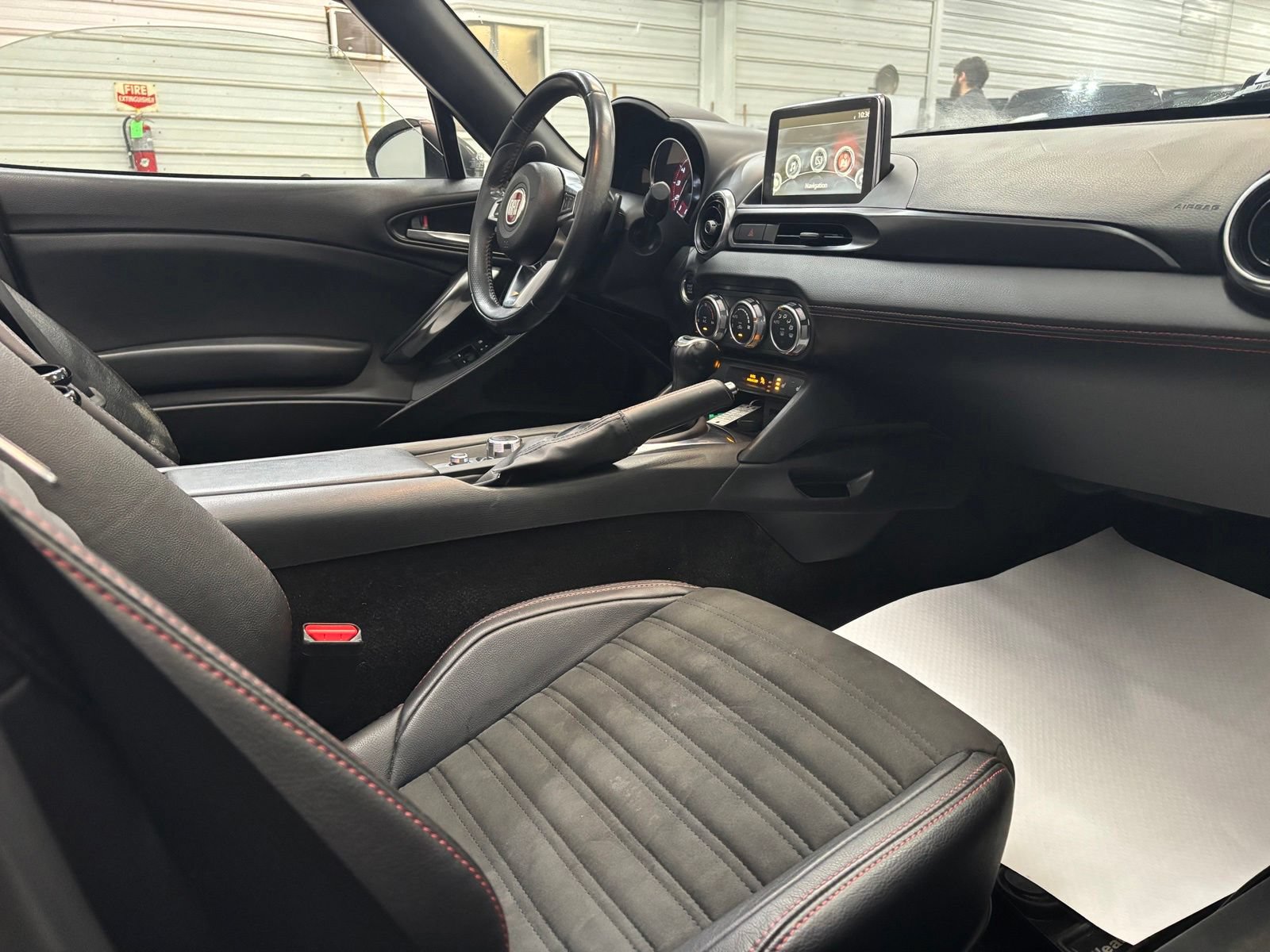 Used 2017 FIAT 124 Spider Abarth RWD image 26