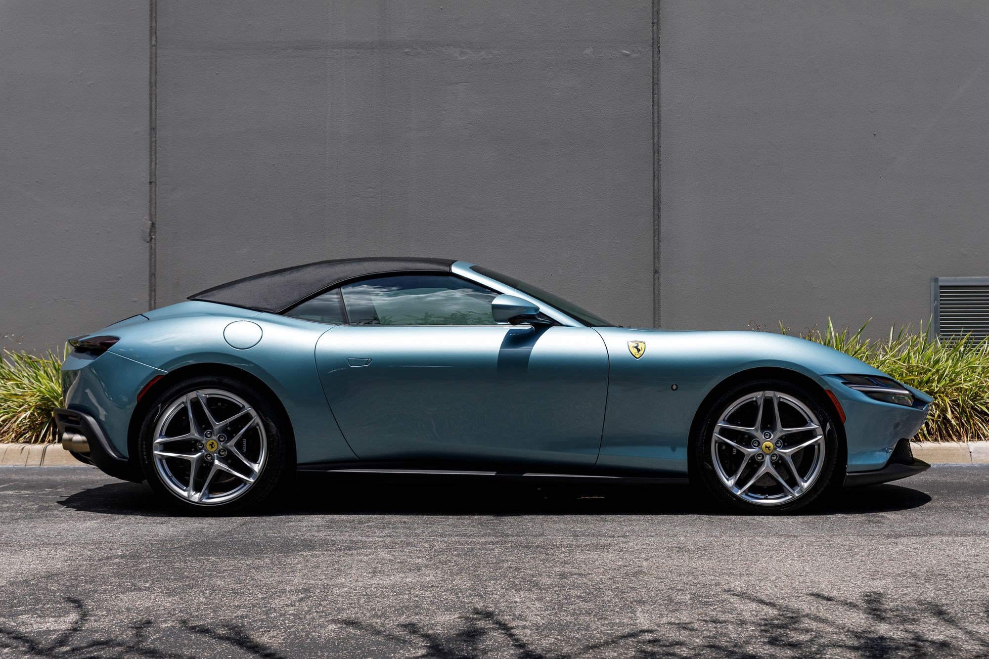 Used 2026 Ferrari Roma Spider RWD image 6